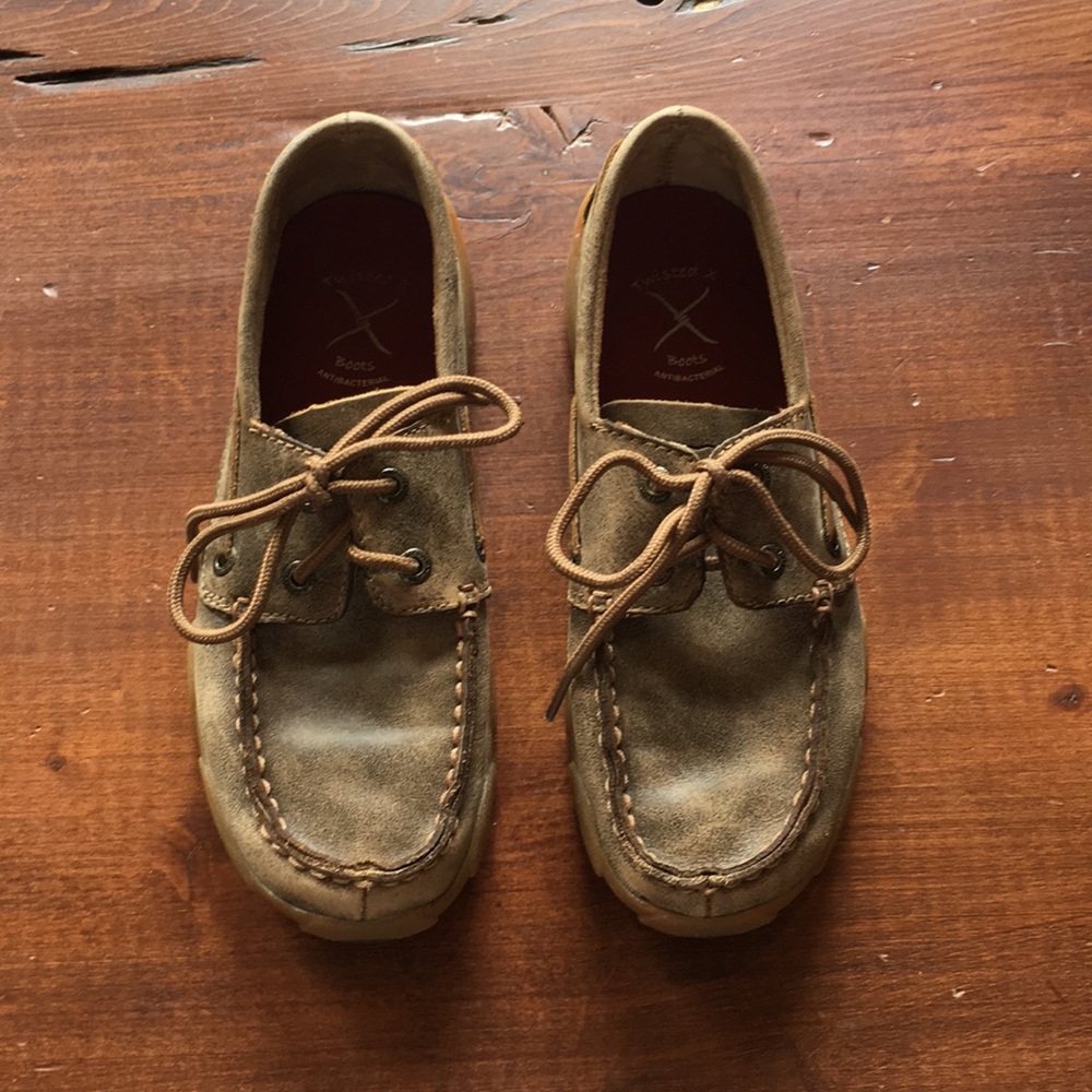 Youth Twisted X leather loafers size 3 M.